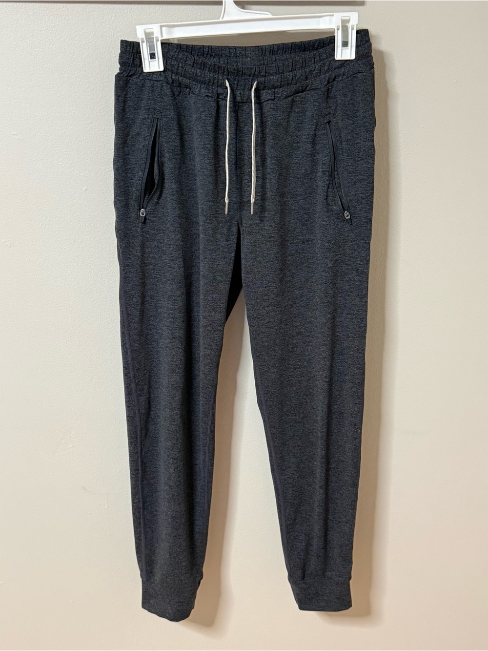 Vuori Ponto Jogger Men Small Gray Solid Tapered Zip Pocket Stretch V438
